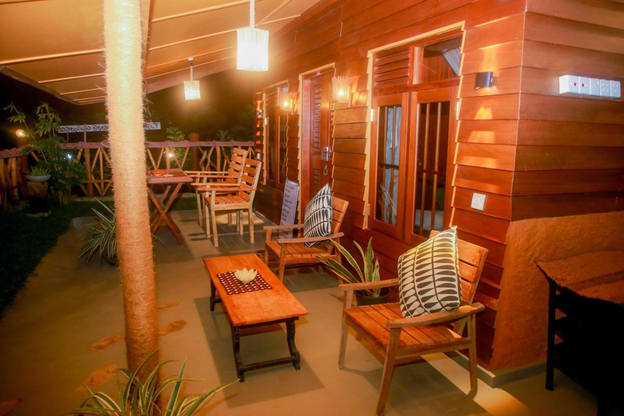 Вілла Blue Ocean Tree House Hiriketiya Діквелла Екстер'єр фото